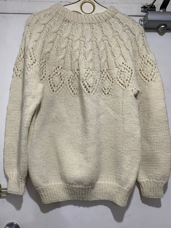 HAND-KNIT WOOL CASUAL SWEATERS SIZE S/M - Picture 1 of 9